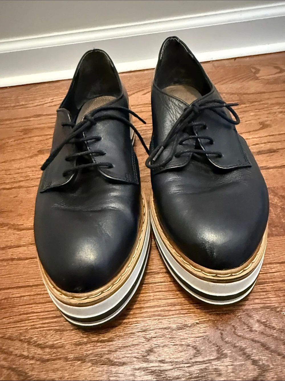 Summit By White Mountain Brody Platform Oxford in Black Italian Leather
